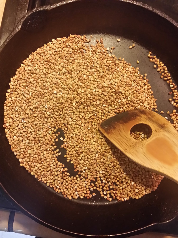 Roasting buckwheat